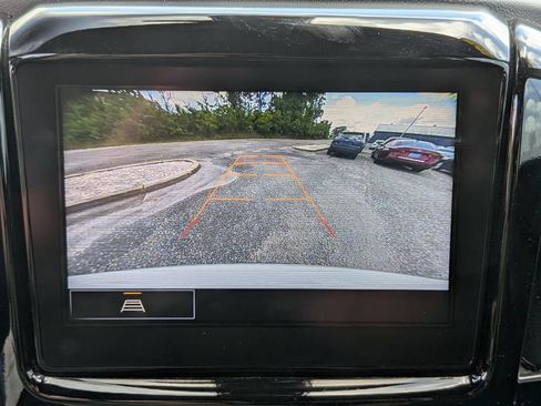 Used 2023 Chevrolet Traverse LT FWD image 21