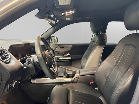 Used 2022 Mercedes-Benz EQB 300 4MATIC image 25