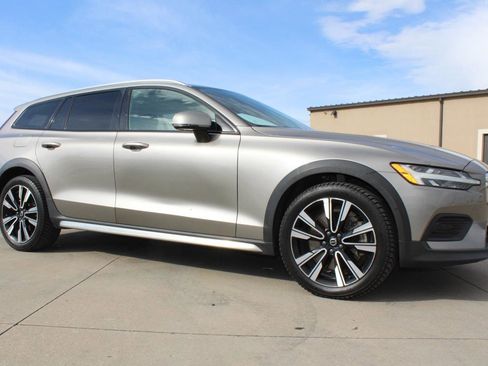 Used 2020 Volvo V60 T5 Cross Country AWD/4WD image 65
