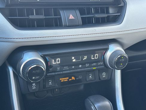 Used 2020 Toyota RAV4 XLE image 19