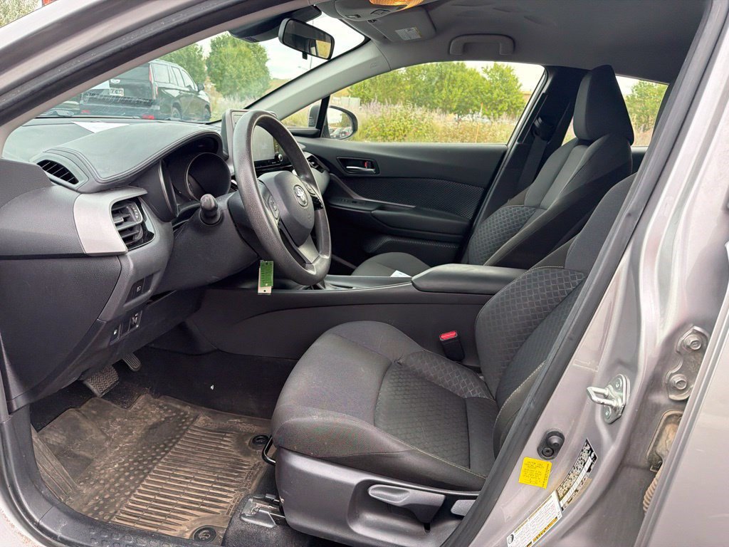 Used 2020 Toyota C-HR LE FWD image 10