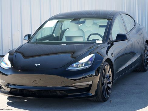 Used 2021 Tesla Model 3 Performance image 44