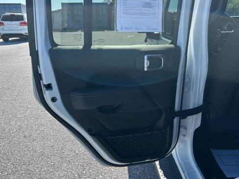 Used 2021 Jeep Wrangler Unlimited Sahara w/ Uconnect 4C Nav & Sound Group image 38