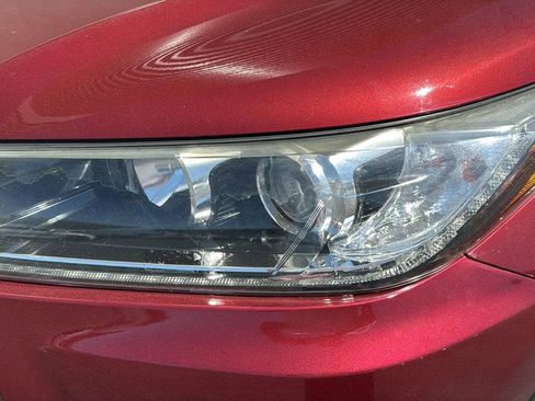 Used 2017 Toyota Highlander SE image 6