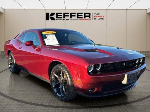 Certified 2019 Dodge Challenger SXT w/ Blacktop Package image 7