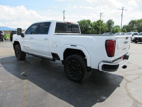 Certified 2025 GMC Sierra 2500 Denali Ultimate AWD/4WD image 11
