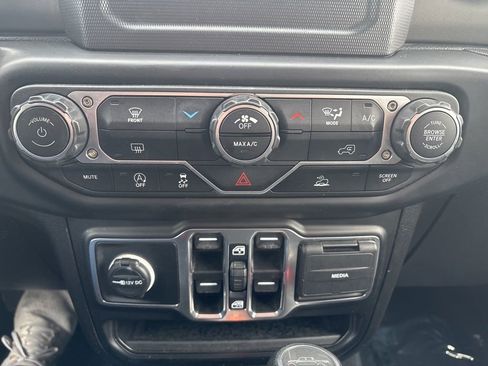 Used 2023 Jeep Gladiator Sport image 26