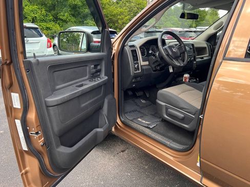 Used 2011 RAM 1500 ST w/ ST Popular Equipment Group AWD/4WD image 10