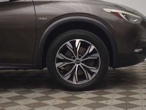 Used 2018 INFINITI QX30 Premium w/ Navigation Package AWD/4WD image 32