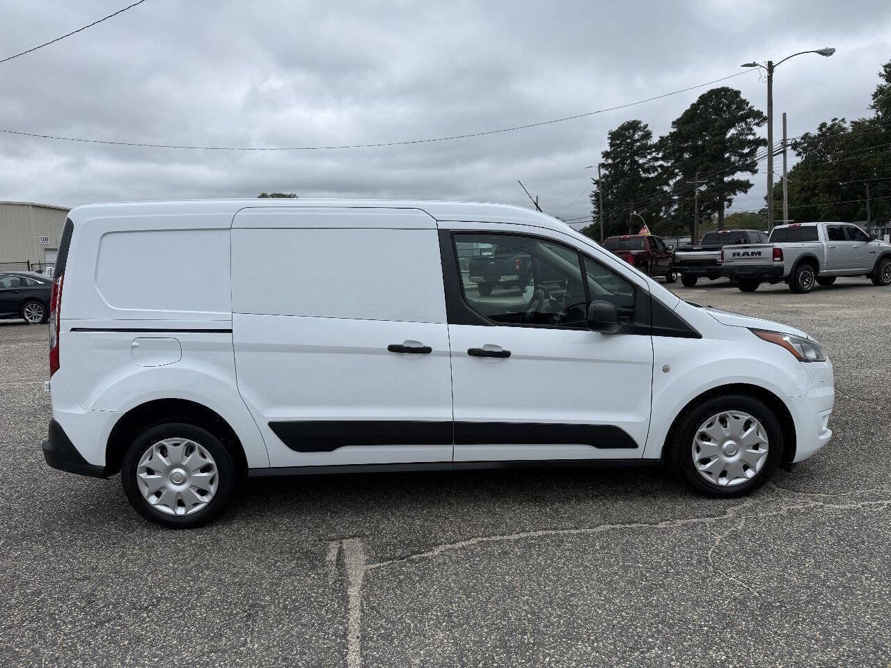 Used 2019 Ford Transit Connect XLT FWD image 12