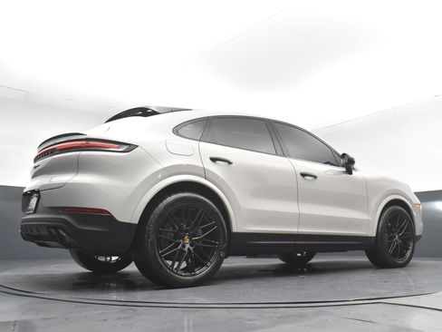 Used 2024 Porsche Cayenne Coupe image 26