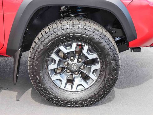 Certified 2023 Toyota Tacoma TRD Off-Road w/ Black Out Package (TMS) AWD/4WD image 11