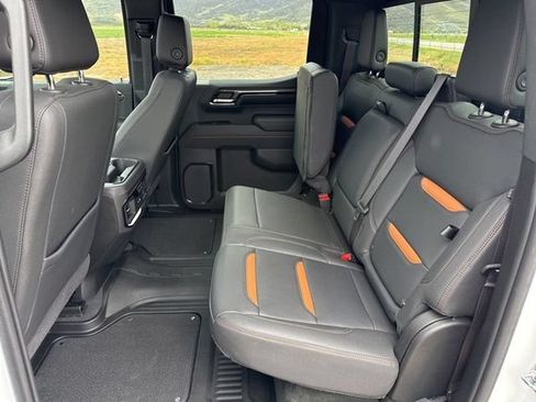 Used 2023 GMC Sierra 1500 AT4 w/ Technology Package AWD/4WD image 32