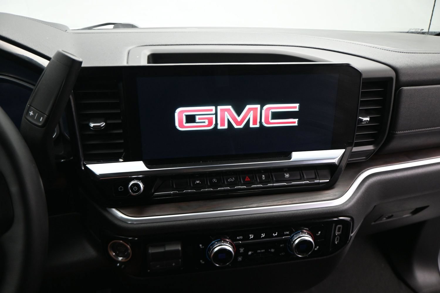 Used 2026 GMC Sierra 1500 SLT RWD image 21