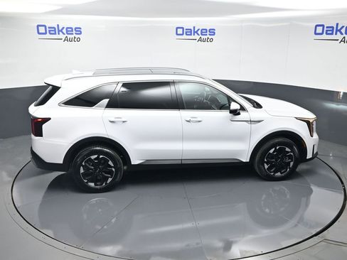 Used 2024 Kia Sorento S w/ Panoramic Sunroof Package image 55