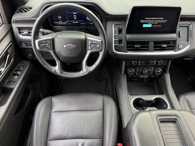 Used 2023 Chevrolet Tahoe Z71 w/ Luxury Package AWD/4WD image 12