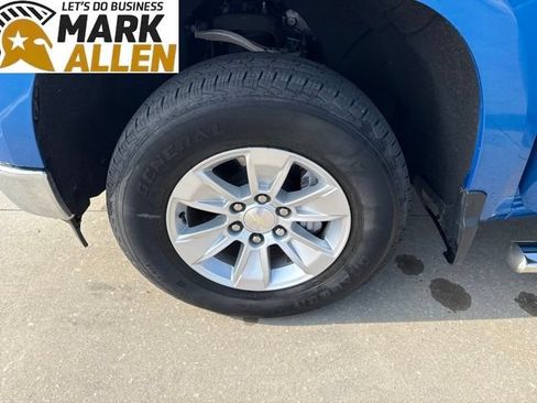 Used 2022 Chevrolet Silverado 1500 LT AWD/4WD image 7