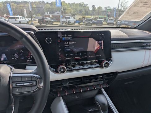 Used 2024 GMC Canyon AT4X image 23