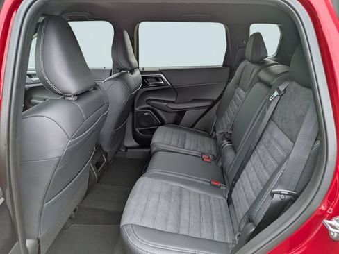 New 2026 Mitsubishi Outlander LE FWD image 12