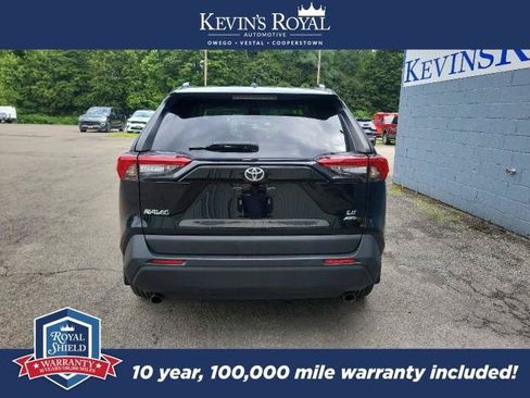 Used 2021 Toyota RAV4 LE AWD/4WD image 7
