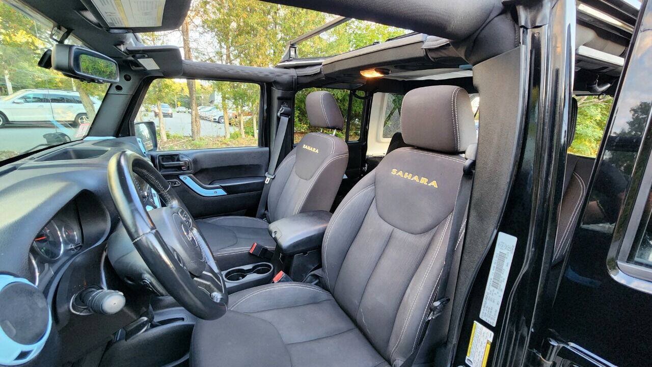 Used 2015 Jeep Wrangler Unlimited Sahara AWD/4WD image 29