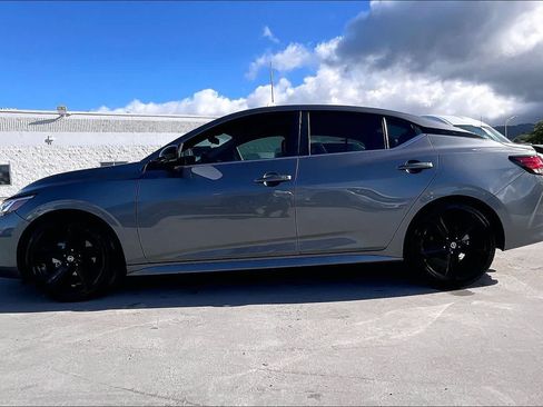 Used 2023 Nissan Sentra SR w/ SR Premium Package FWD image 3