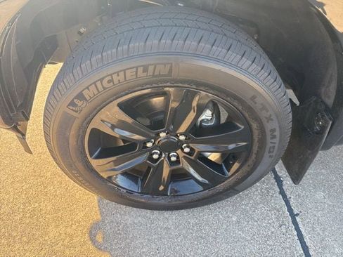 Used 2018 Ford F150 Platinum w/ Equipment Group 701A Luxury image 10