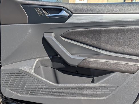 Used 2025 Volkswagen Jetta S image 32