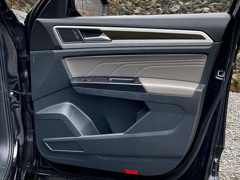 Used 2021 Volkswagen Atlas SE w/ Towing Package image 22