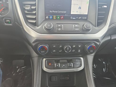 Used 2023 GMC Acadia SLT image 18