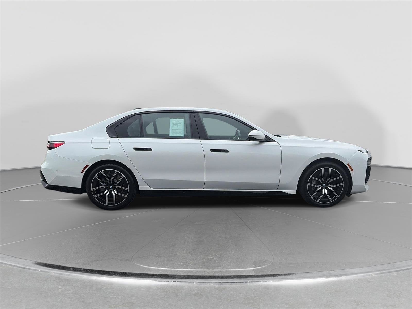 Used 2024 BMW 760i xDrive w/ Executive Package AWD/4WD image 7