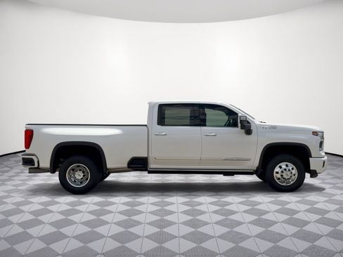 Used 2025 Chevrolet Silverado 3500 High Country w/ High Country Premium Package AWD/4WD image 8