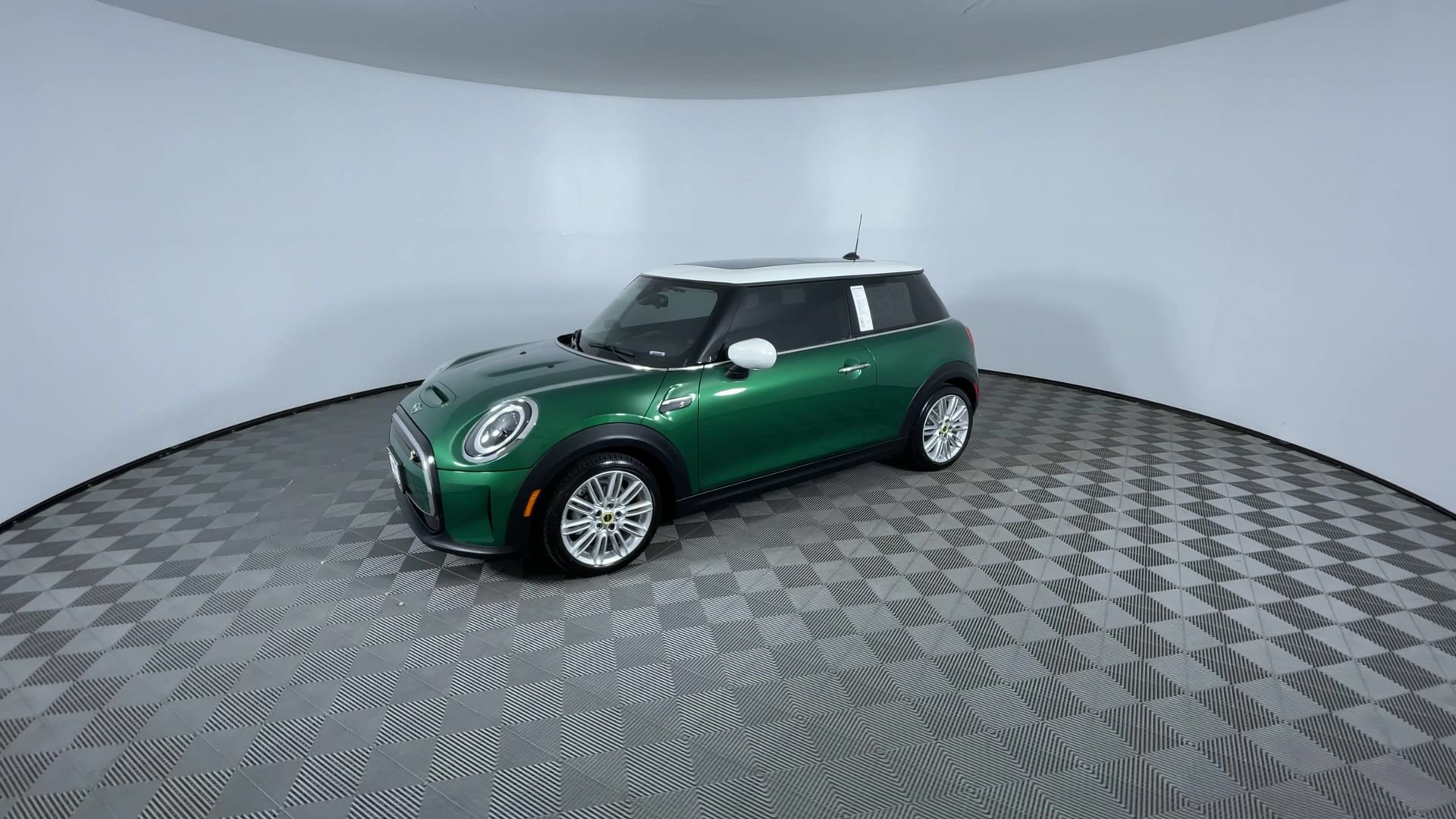 Used 2023 MINI Cooper SE FWD image 4