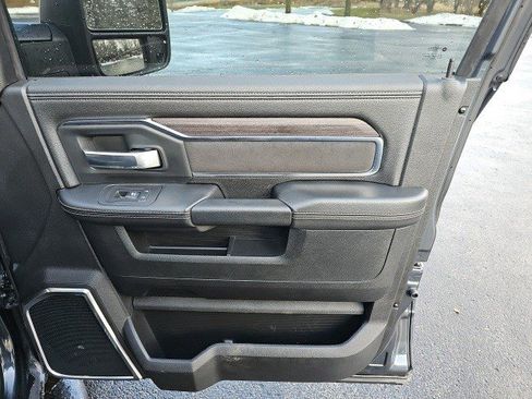 Used 2025 RAM 2500 Laramie image 15