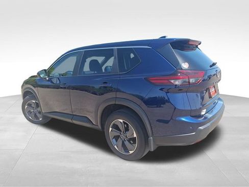 Certified 2024 Nissan Rogue SV FWD image 6