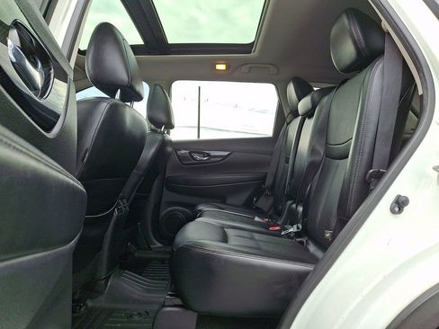 Used 2018 Nissan Rogue SL w/ Premium Package AWD/4WD image 10