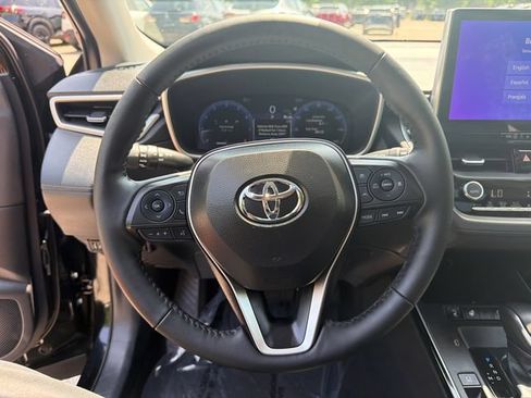 Used 2026 Toyota Corolla Cross XLE AWD/4WD image 28