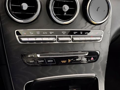 Used 2019 Mercedes-Benz GLC 350e GLC 350e image 13