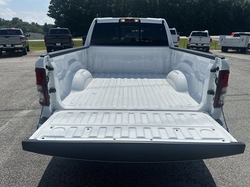 Used 2024 RAM 1500 Big Horn AWD/4WD image 19