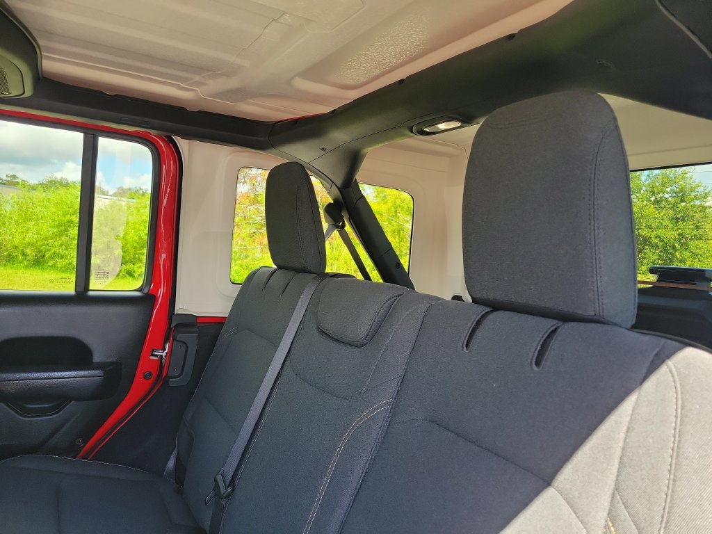 Used 2025 Jeep Wrangler Unlimited Sport AWD/4WD image 24
