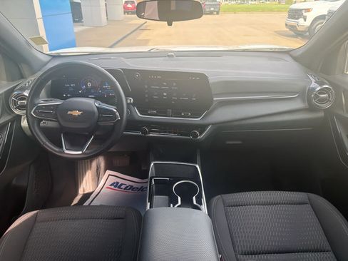 Used 2025 Chevrolet Equinox LT FWD image 26