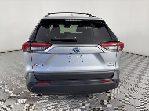 Used 2022 Toyota RAV4 XLE image 6