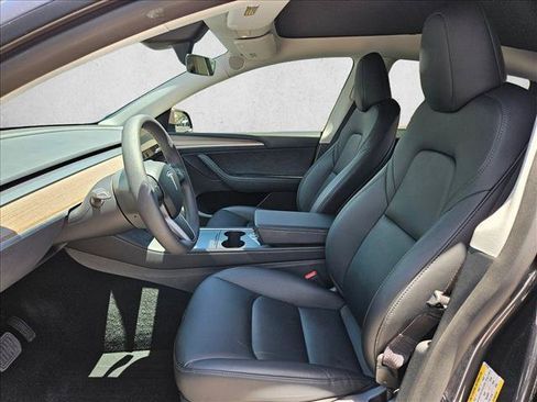 Used 2025 Tesla Model Y Long Range RWD image 22