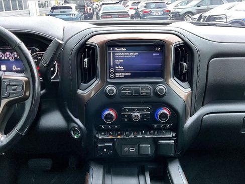 Used 2019 Chevrolet Silverado 1500 High Country w/ Technology Package image 6