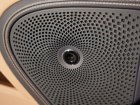 Certified 2023 Bentley Flying Spur W12 image 38