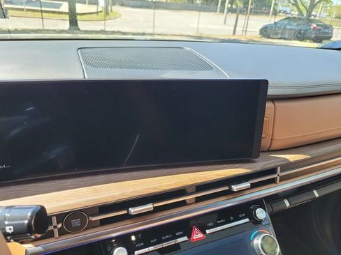 Used 2025 Hyundai Santa Fe Limited image 19