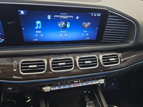 Used 2024 Mercedes-Benz GLS 450 4MATIC image 24