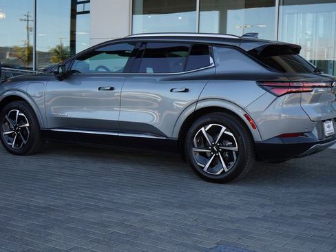 New 2025 Chevrolet Equinox EV LT image 6