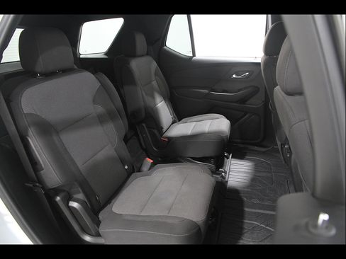 Certified 2023 Chevrolet Traverse LT FWD image 19