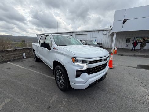 Used 2023 Chevrolet Silverado 1500 RST w/ Z71 Off-Road Package AWD/4WD image 7